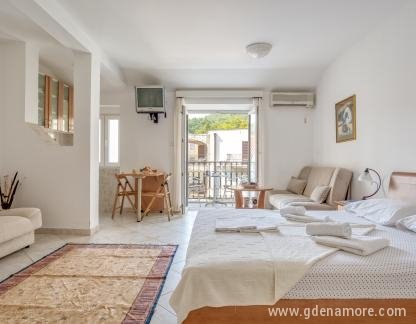 CASA M&S, logement privé à Petrovac, Monténégro